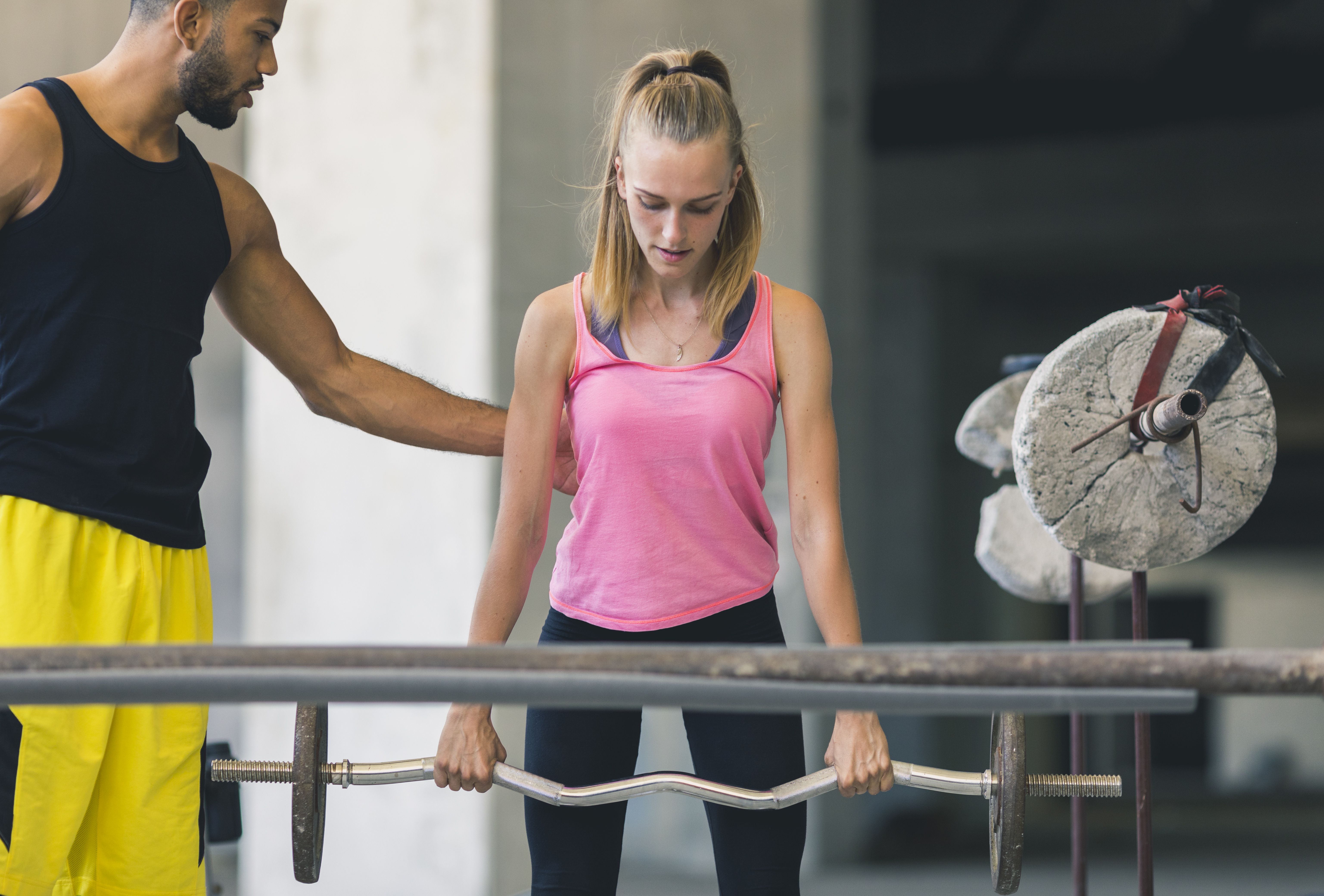 Wie man Rack Pulls ausführt Techniken, Vorteile, Variationen